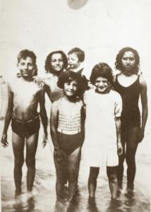 Tharon 1940 Famille Angel.jpg